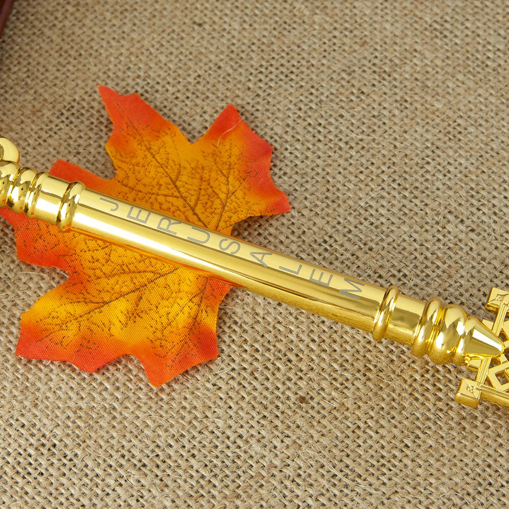 Religious Orthodox Ritual Father Pastor Hand Holding Cross Jerusalem Cross Gold Religious Gift Zinc Alloy Gold Plated Cross
