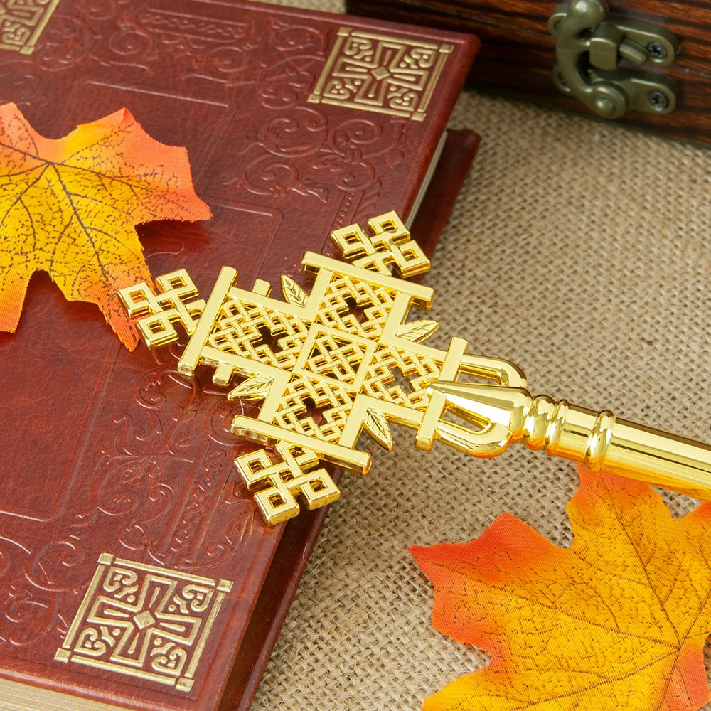 Religious Orthodox Ritual Father Pastor Hand Holding Cross Jerusalem Cross Gold Religious Gift Zinc Alloy Gold Plated Cross